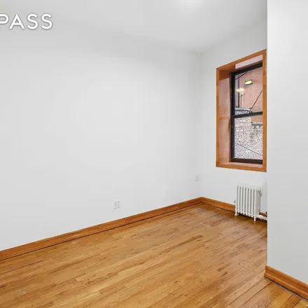 Rent this 4 bed apartment on Comodo in 58 MacDougal Street, New York