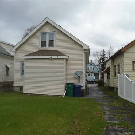 Image 2 - 217 Dartmouth Avenue, Buffalo, NY 14215, USA - House for sale