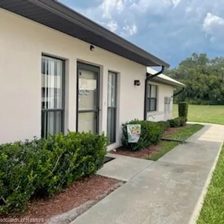 Buy this 2 bed duplex on 300 Villaway in Sebring, FL 33876