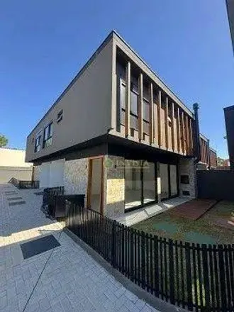 Buy this 3 bed house on Rua Manoel Pedro Vieira in Morro das Pedras, Florianópolis - SC