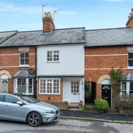Buy this 2 bed townhouse on Park Road in Henley-on-Thames, RG9 1DD
