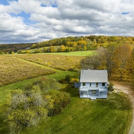 Rent this 3 bed house on 1504 Sn Fri Road in Pine Plains, North East