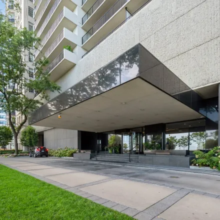 Buy this 3 bed house on 1212 Lake Shore Drive Condominium in 1212 North Lake Shore Drive, Chicago