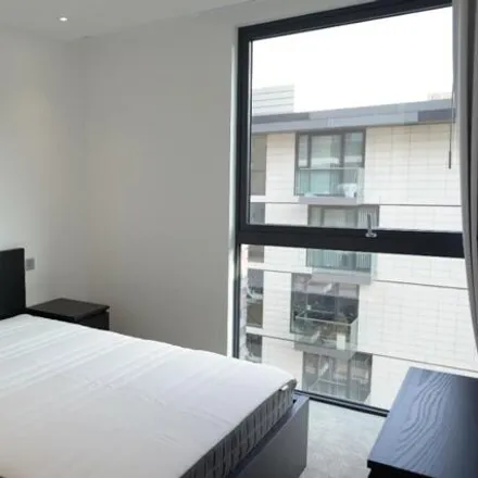 Image 8 - Neroli House, Piazza Walk, London, E1 8FU, United Kingdom - Room for rent