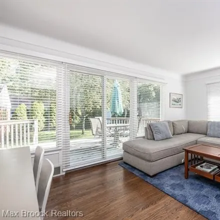 Image 5 - 16190 Beechwood Avenue, Beverly Hills, MI 48025, USA - House for sale