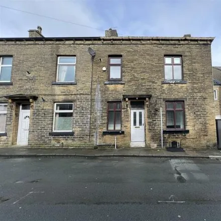 Buy this 3 bed townhouse on Knowles Street in Denholme, BD13 4DD