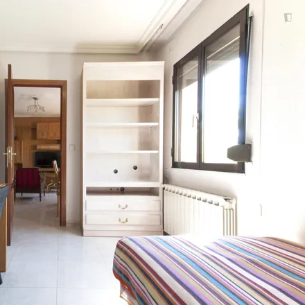 Rent this 5 bed room on Madrid in Vía Lusitana, 28025 Madrid