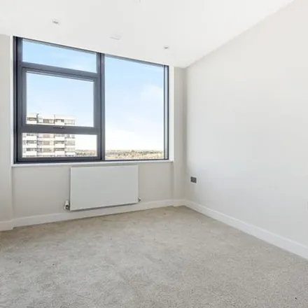 Image 7 - O Calhau, 410 Staines Road, London, TW14 8BT, United Kingdom - Apartment for rent