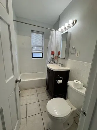 Image 4 - 435 Walnut Avenue, Boston, MA 02130, USA - Apartment for rent