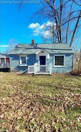 Buy this 2 bed house on 3669 Homewood Avenue in Lansing, MI 48910