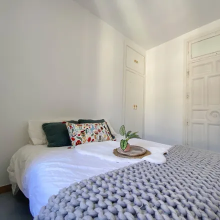 Rent this 7 bed room on Santander Bank in Calle de Galdo, 28013 Madrid