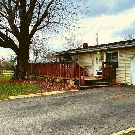Buy this 3 bed house on 160 Lin-Kar Drive in Lynchburg, Highland County
