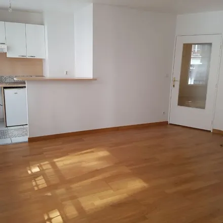 Rent this 1 bed apartment on 5 Place Remoiville in 94350 Villiers-sur-Marne, France