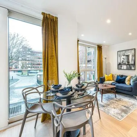 Buy this 1 bed apartment on Gifford Street in London, N1 0DF