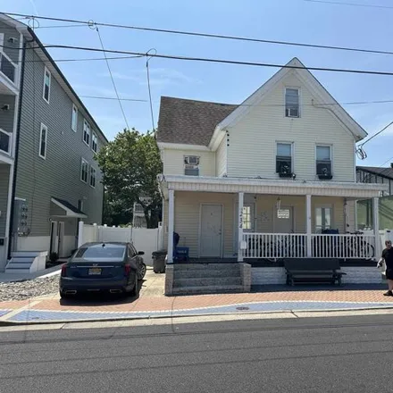 Buy this 6 bed house on 234 E Rio Grande Ave in Wildwood, New Jersey