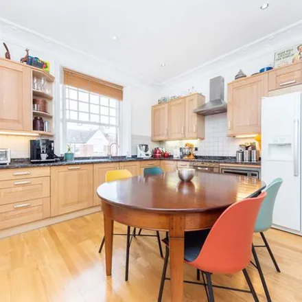 Rent this 5 bed apartment on Pumpkin House in 79 Compayne Gardens, London