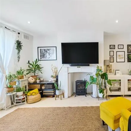 Image 4 - 19 St. Leonards Road, London, SW14 7LY, United Kingdom - Apartment for sale