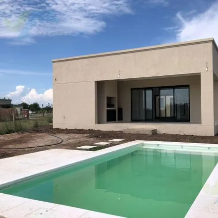 Buy this 3 bed house on unnamed road in Partido del Pilar, 1627 Villa Rosa