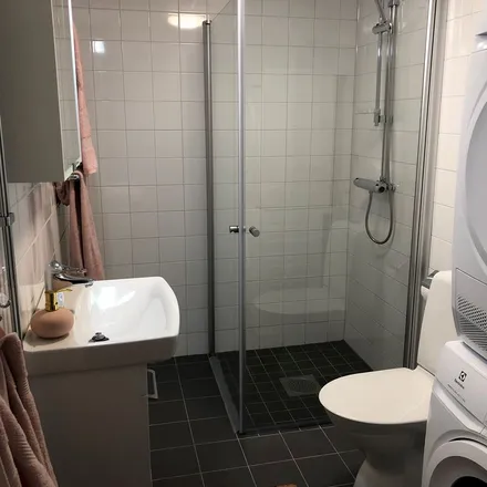 Rent this 2 bed apartment on Valhallavägen 14A in 371 41 Karlskrona, Sweden