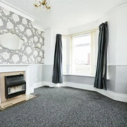 Image 5 - Carr House Road, City Centre, Doncaster, DN1 2BD, United Kingdom - Townhouse for sale