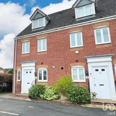 Buy this 3 bed townhouse on Murdoch Drive in Wall Heath, DY6 9HG
