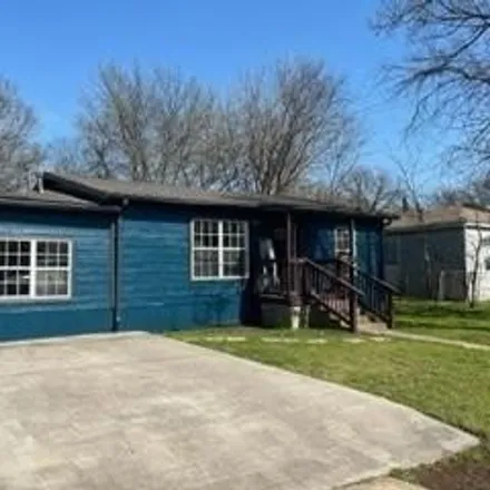 Rent this 2 bed house on 1821 Mulberry Street in Sherman, TX 75090