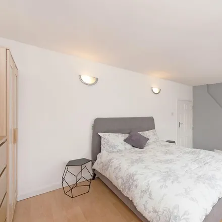 Image 5 - 121 Advisory, 25 Longbridge Road, London, IG11 8TN, United Kingdom - Apartment for rent