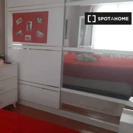 Rent this 3 bed room on unnamed road in 34394 Şişli, Turkey