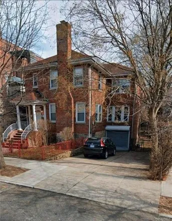 Buy this 3 bed house on 2184 Muliner Avenue in New York, NY 10462