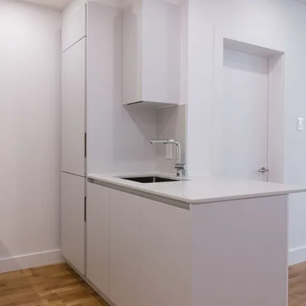 Rent this 1 bed apartment on 3495 Avenue Van Horne in Montreal, QC H3S 1R7