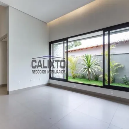 Buy this studio house on Avenida João Naves de Ávila in Centro, Uberlândia - MG