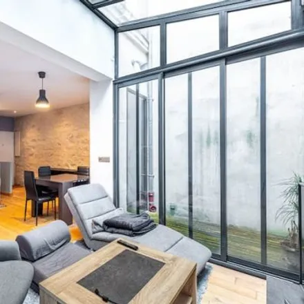 Rent this studio apartment on 33 Rue des Trois Bornes in 75011 Paris, France