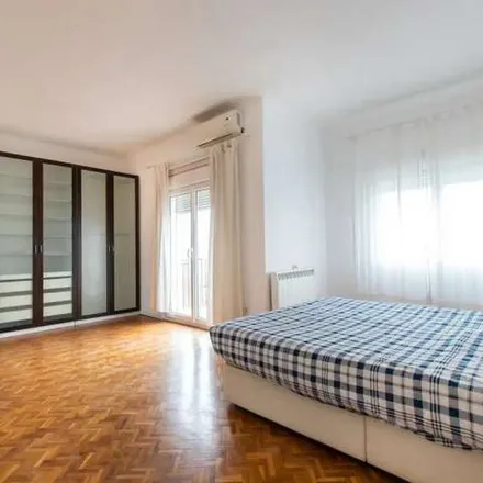 Image 3 - Carrer de Bordeus, 37, 08029 Barcelona, Spain - Apartment for rent