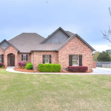 Buy this 3 bed house on 909 Fox Drive in Choctaw, OK 73020