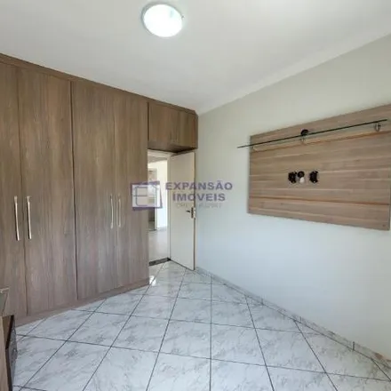 Rent this 2 bed house on Rua DW-77 in Gabiroba, Itabira - MG