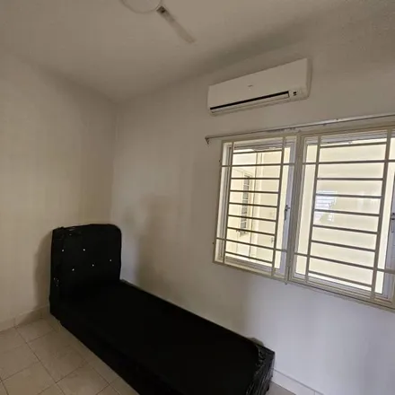 Rent this 6 bed apartment on Tennis in Persiaran Wangsa Baiduri 9, Sunway City