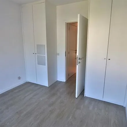Rent this 4 bed apartment on Rue Neerveld - Neerveldstraat 53 in 1200 Woluwe-Saint-Lambert - Sint-Lambrechts-Woluwe, Belgium