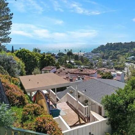 Rent this 2 bed house on 333 Adelaide Drive in Santa Monica, CA 90402