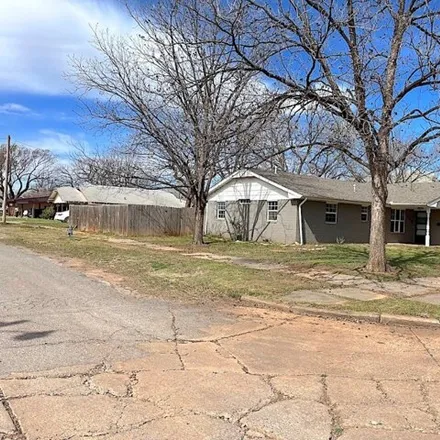 Image 3 - 315 West 5th Street, New Cordell, Washita County, OK 73632, USA - House for sale