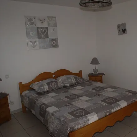 Rent this 5 bed house on 30200 Saint-Laurent-de-Carnols