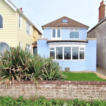 Rent this 3 bed house on Marine Parade East in Lee-on-the-Solent, PO13 9FP