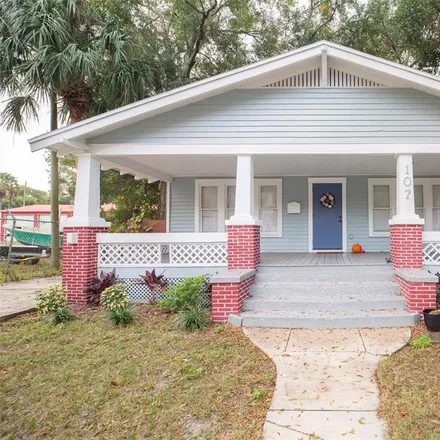 Rent this 3 bed house on 107 East Warren Avenue in Tampa, FL 33602