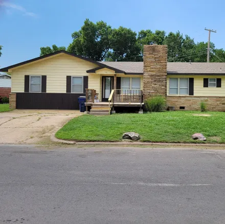 Buy this 4 bed house on 125 South Thompson Street in Vinita, OK 74301