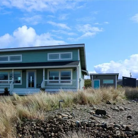 Image 2 - 1256 Camero Loop Sw, Ocean Shores, Washington, 98569 - House for sale