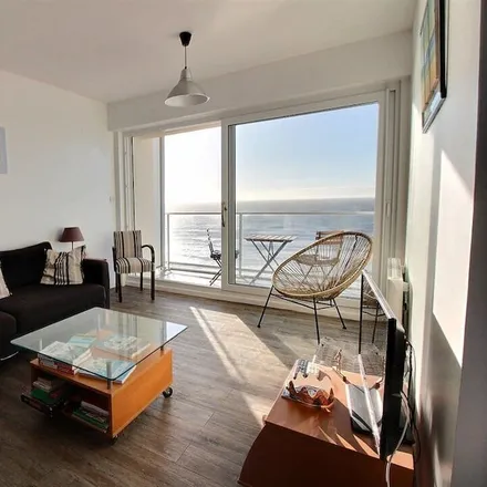 Rent this 3 bed apartment on Hardelot-Plage in Avenue François 1er, 62152 Neufchâtel-Hardelot