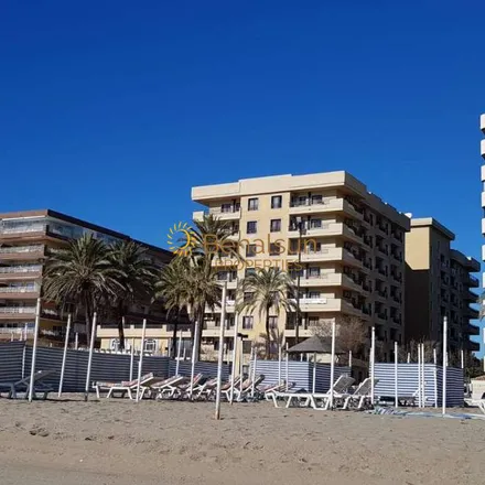 Image 5 - Palm Beach, Calle Las Deblas, 29640 Fuengirola, Spain - Apartment for rent