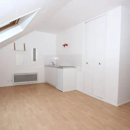 Rent this 1 bed apartment on 283 Rue du Général de Gaulle in 45160 Olivet, France