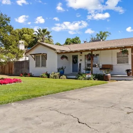 Buy this 3 bed house on East Cross Avenue in Tulare, CA 93274