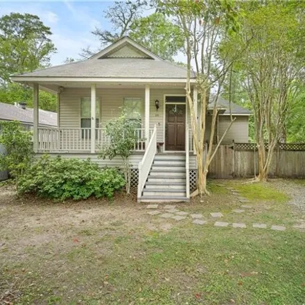 Buy this 2 bed house on 219 South Taylor Street in Covington, LA 70433