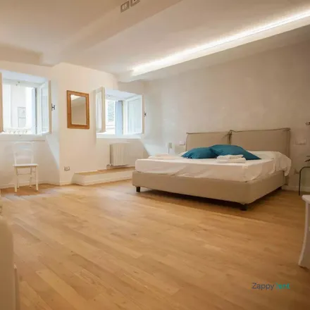 Image 4 - Via Adua, 1a, 37121 Verona VR, Italy - Apartment for rent